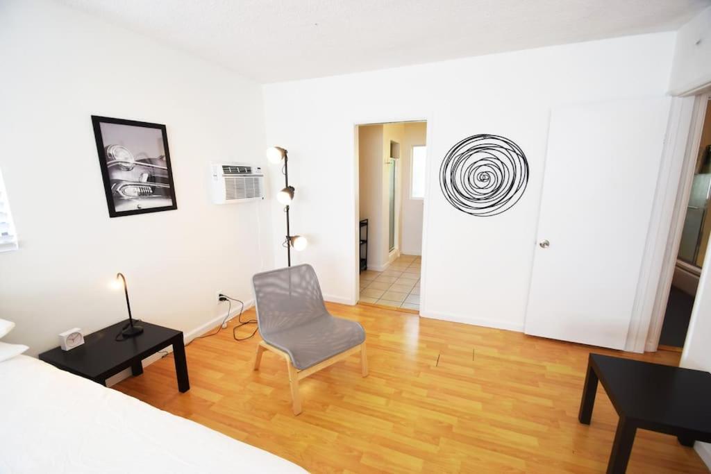 Hollywood Business Apartments ลอสแอนเจลิส ภายนอก รูปภาพ